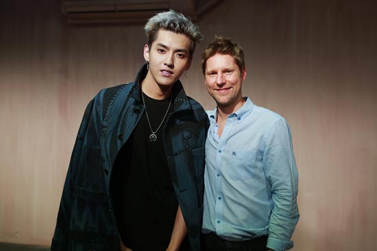 吳亦凡帥氣亮相倫敦時裝周 全場唯一亞洲男藝人【組圖】