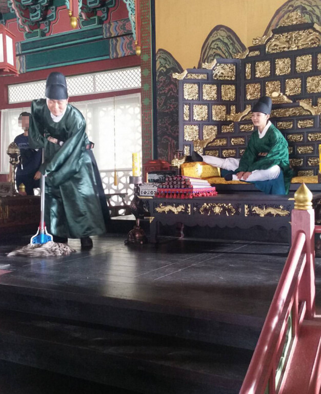 《云畫的月光》片場照集錦 “傲嬌王世子”樸寶劍呆萌又體貼【組圖】