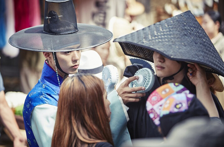 《云畫的月光》片場照集錦 “傲嬌王世子”樸寶劍呆萌又體貼【組圖】