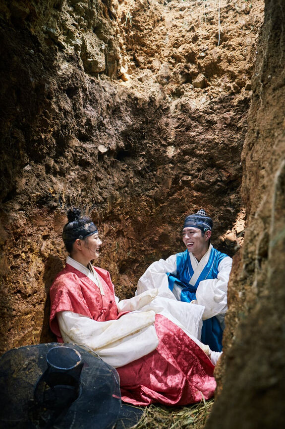 《云畫的月光》片場照集錦 “傲嬌王世子”樸寶劍呆萌又體貼【組圖】