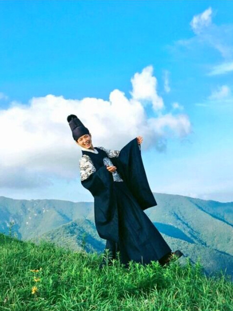 《云畫的月光》片場照集錦 “傲嬌王世子”樸寶劍呆萌又體貼【組圖】