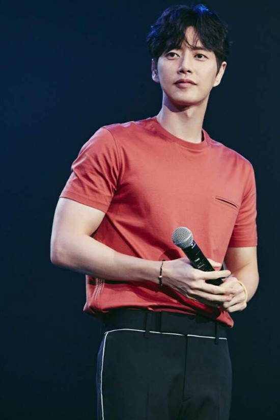 樸海鎮舉行粉絲俱樂部創建儀式 與2000余名粉絲度過難忘時光【組圖】