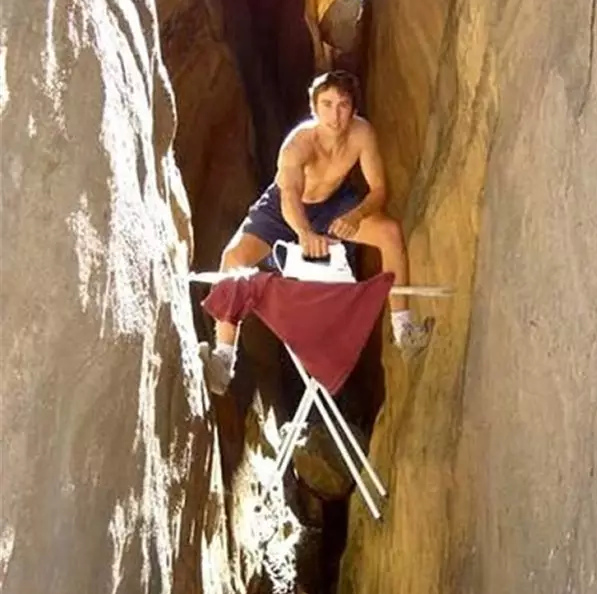 傅園慧野外吃蛇稱“很酷” 有人還熱衷這些極限挑戰【組圖】