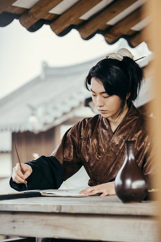 鹿晗樸寶劍楊洋張藝興伯賢南柱赫 中韓90后男星古裝哪款最令你心動【組圖】