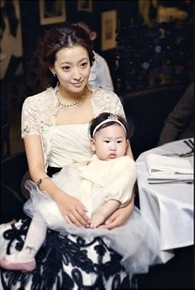 岳云鵬女兒正面照 李小璐李英愛金喜善宋一國等明星家的萌娃盤點【組圖】