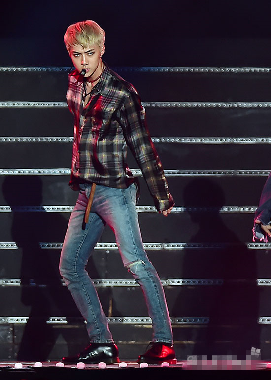 EXO、NCT齊亮相“亞洲音樂節” 張藝興《what U need》舞臺首次公開【組圖】