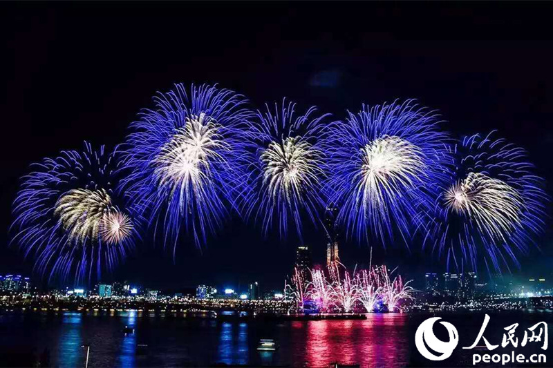 絢爛煙花點亮首爾夜空【組圖】