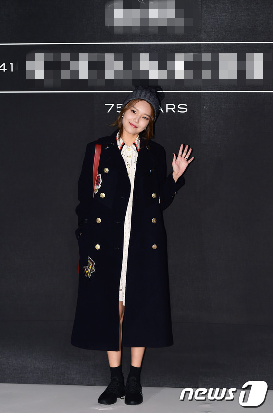 SHINee珉豪黑衣酷帥有型 少女時代秀英戴毛線帽時尚又可愛【組圖】