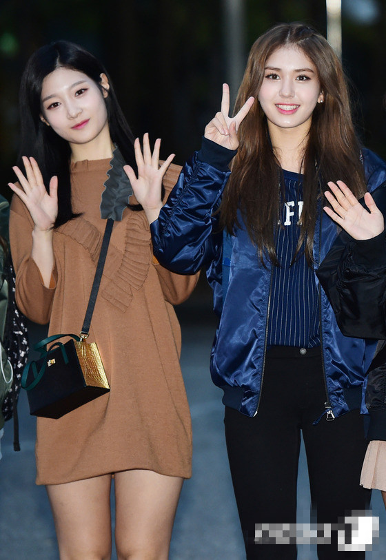 Apink、GOT7、防彈少年團現身“上班路” 王嘉爾愛心發射可愛帥氣【組圖】