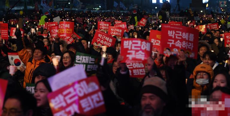 24neеھŴΠT⼯Ҫ󿂽yȻ_