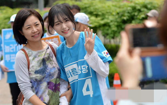 54ЕGW_չxݻԫScxHкӰ