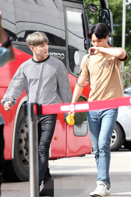 SHINee̩EXOɆTKAI