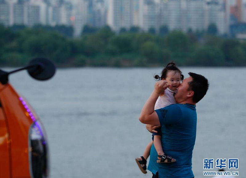 83ŮznנӍuh@ˣAӛ 溋 z