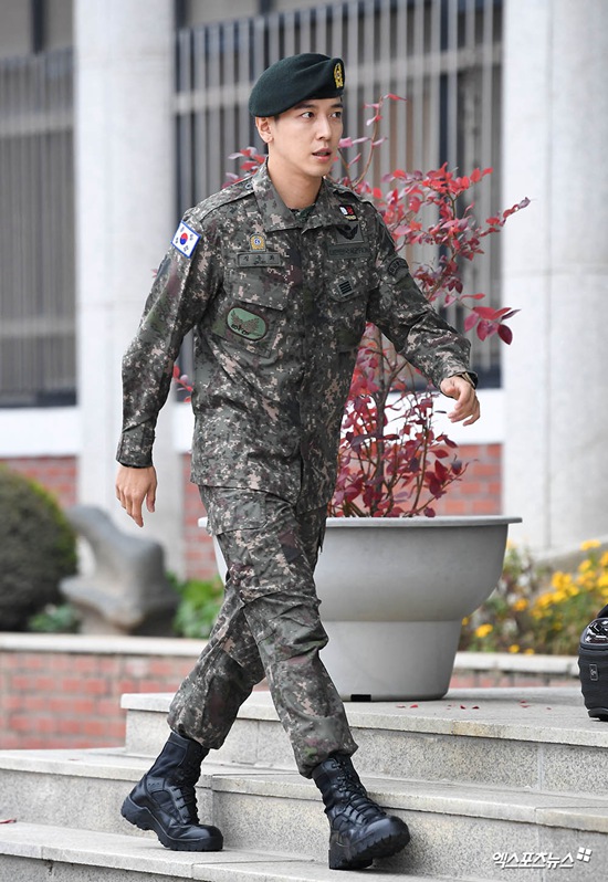 CNBLUEݺʽ ؼʿ܊YӢSˬMD8