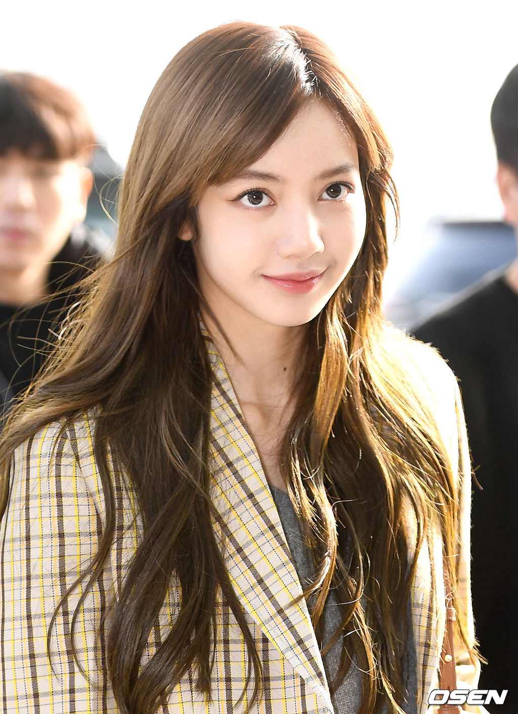 WӍ 120ntŮFBLACKPINKɆTLisaFʴHCwⅢӻLisarебʾͬİlͬӵòl۽z^һ