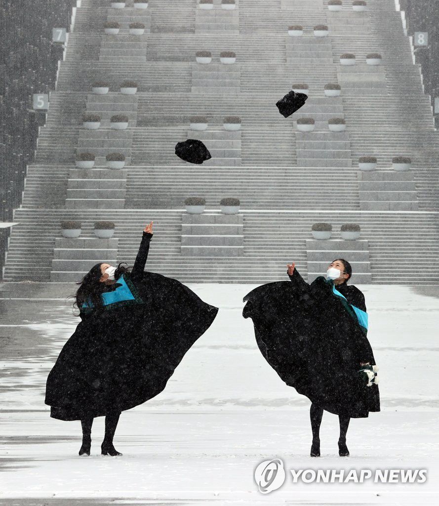 216נT^滨ŮӴWУ@IѩĔzI