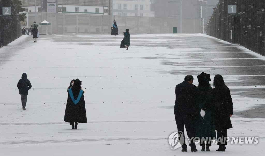 216נT^滨ŮӴWУ@IѩĔzI