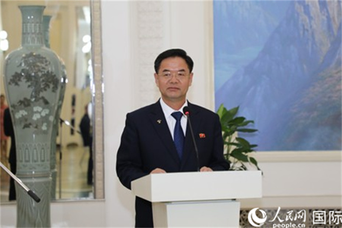 圖為金承燦委員長在招待會前致辭。 人民網記者 劉融攝