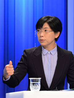 韓總統大選首次辯論會：李正姬拔刀相向，樸槿惠左右逢敵圖為統合進步黨總統候選人李正姬在討論會上