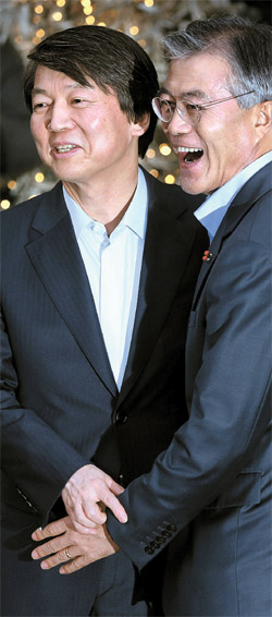 安哲秀稱無條件支持文在寅 文安緊密合作或將共同執政