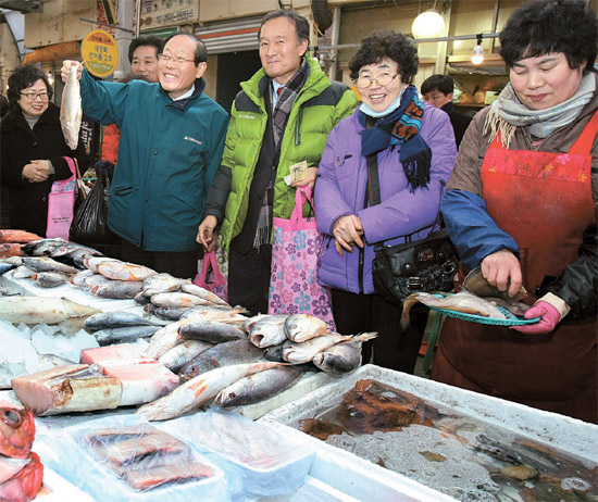 春節將至  韓市民采購年貨忙