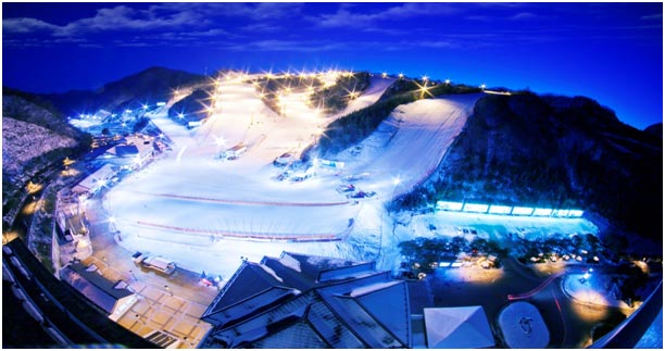Elysian江村滑雪場全景，景色秀麗。