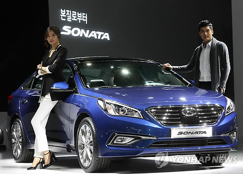 現代汽車公司24日在韓國會展中心（COEX）舉行新一代索納塔上市活動，正式開始銷售該款車型。（韓聯社）