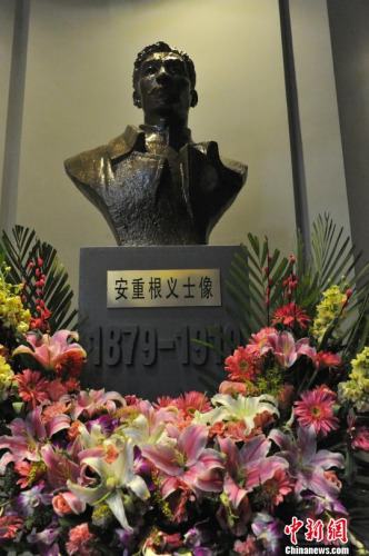 設立在安重根義士紀念館中的安重根半身銅像　胡迪　攝