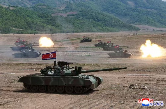 金正恩觀摩朝鮮人民軍各兵種戰術綜合訓練