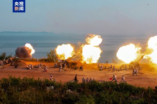 金正恩觀摩朝鮮人民軍大聯合部隊炮兵部隊火炮射擊比賽