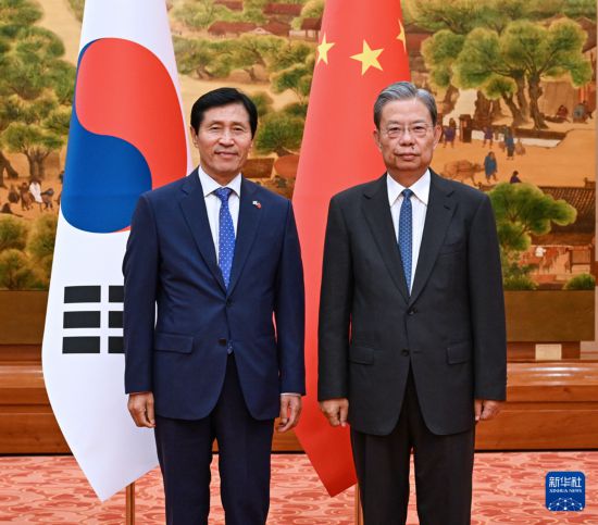 趙樂際會見韓國國會副議長李學永