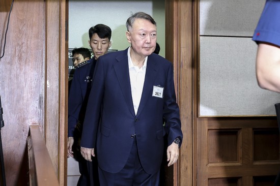 韓國前總統尹錫悅出席內亂特檢組傳喚調查